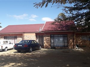 3 Bed House in Flamingo Park