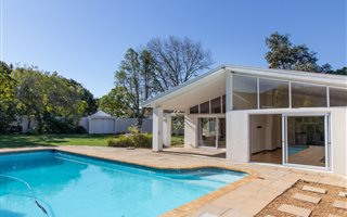 4 Bedroom House in Constantia