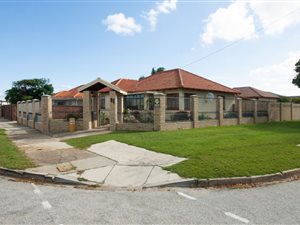 3 Bedroom House in Glenhurd
