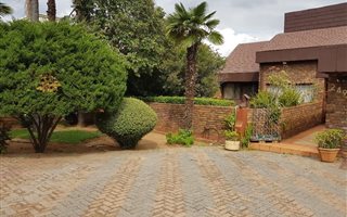 5 Bedroom House in Laudium