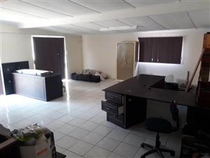 1518 m² Commercial space in Windermere
