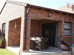 3 Bed Townhouse in Honeydew Manor