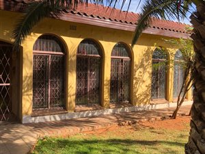 4 Bed House in Monument Heights