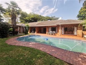 5 Bed House in Montrose