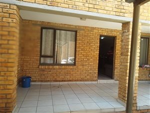3 Bed Townhouse in Cruywagenpark