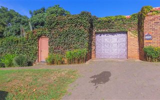 3 Bedroom House in Bezuidenhout Valley