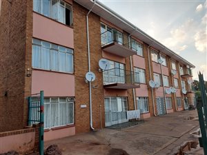 2 Bed Flat in Vanderbijlpark CW1