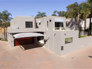 4 Bed Cluster in Bedfordview