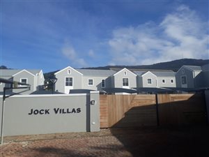 2 Bed Townhouse in Paarl Central East