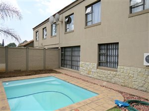 3 Bed Townhouse in Mantevrede
