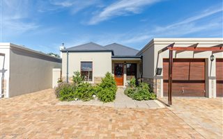 3 Bedroom House in Melkbosstrand