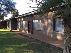 8 ha Farm in Palmietfontein