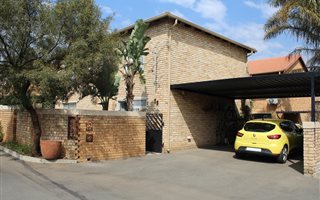 2 Bedroom Townhouse in Strubens Valley