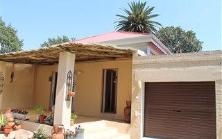 1 Bedroom Townhouse in Kensington