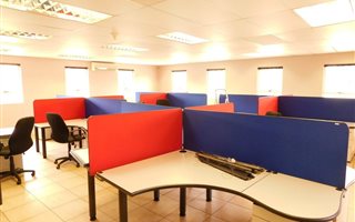 500 m² Office Space in Clubview