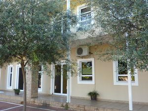 120 m² Office Space in Clubview