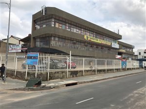 5000 m² Industrial space in Kew