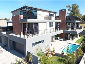 4 Bed House in Ebotse Estate