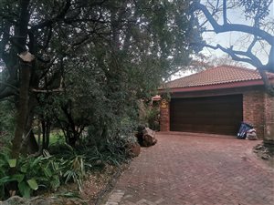 4 Bed House in Constantia Park