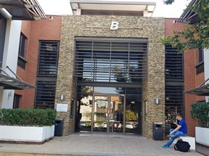 693 m² Office Space in Greenstone Hill