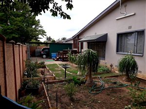 4 Bedroom House in Heuwelkruin