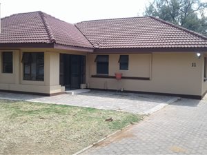 4 Bed House in Three Rivers