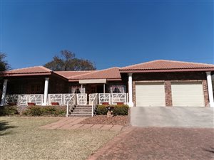 4 Bed House in Pebble Rock