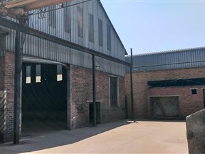 800 m² Industrial space in Driehoek