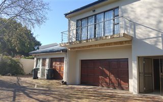 4 Bedroom House in Hoheizen