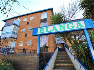 1.5 Bed Flat in Marlands