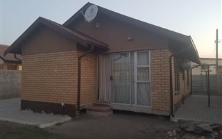 3 Bedroom House in Meriting