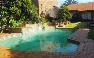 3 Bedroom House in Rooihuiskraal