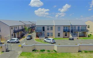 2 Bedroom Apartment in Blouberg Sands