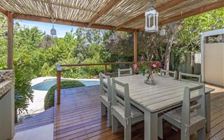 4 Bedroom House in Helderrand
