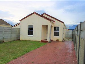 3 Bed House in Broadlands