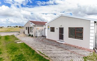 2 Bedroom House in Ottery