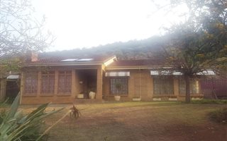 4 Bedroom House in Hillside