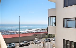 0.5 Bedroom Apartment in Sea Point