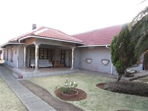4 Bed House in Vereeniging Central