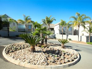 3 Bed Townhouse in Eagle Canyon Golf Estate