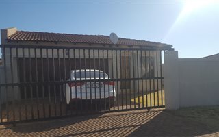 3 Bedroom House in Krugersdorp Central