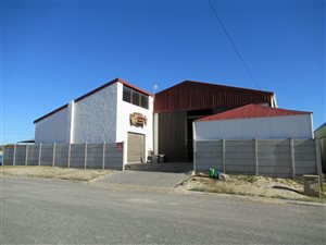 400 m² Commercial space in Struisbaai