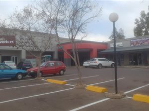 142 m² Retail Space in Akasia