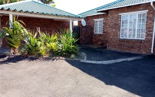 3 Bedroom Simplex in Birdswood