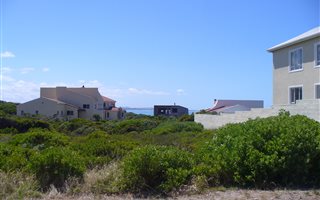 600 m² Land available in Klipfonteyn