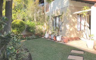 3 Bedroom Apartment in Bryanston West