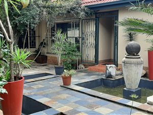 4 Bed House in Waterkloof Ridge