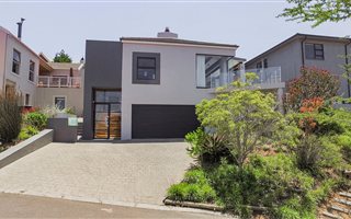 4 Bedroom House in Oude Westhof