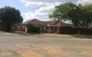 5 Bedroom House in Birchleigh North
