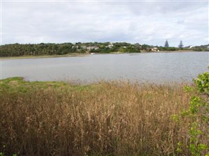 819 m² Land available in Kleinemonde
